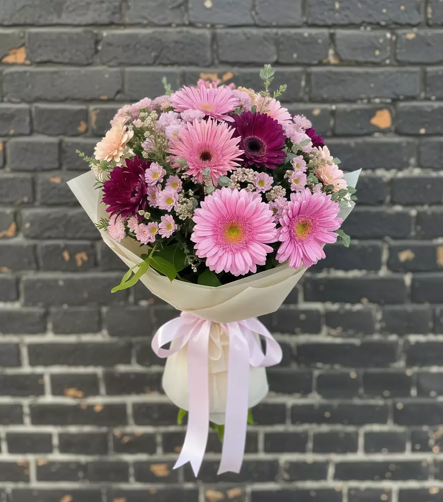 Букет цветов из: Герберы и Хризантемы в Тулуне