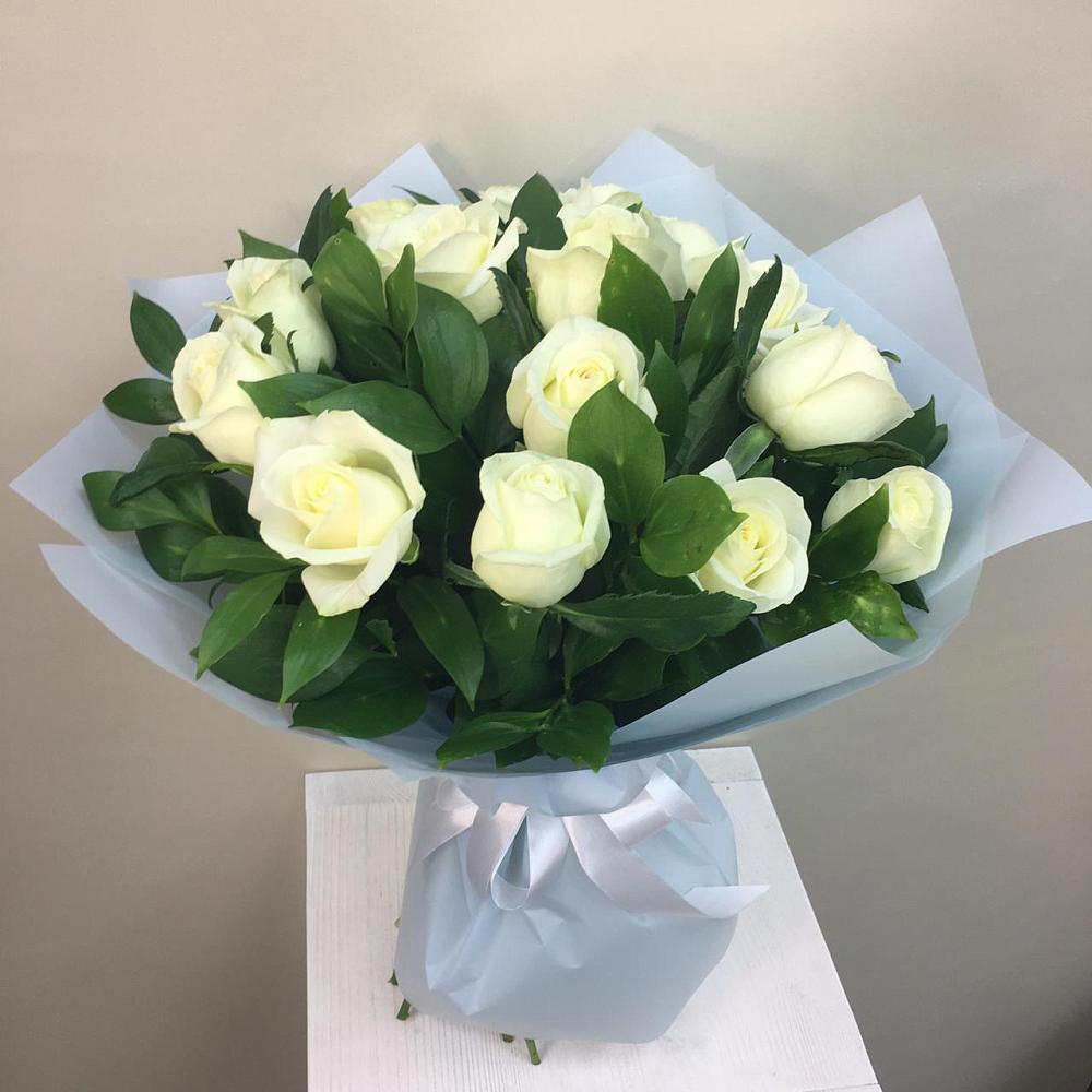 Букет 15 Белых роз Проуд в Тулуне