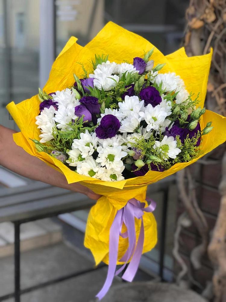 Букет цветов из: Ирисы, Хризантемы и Ромашки в Тулуне