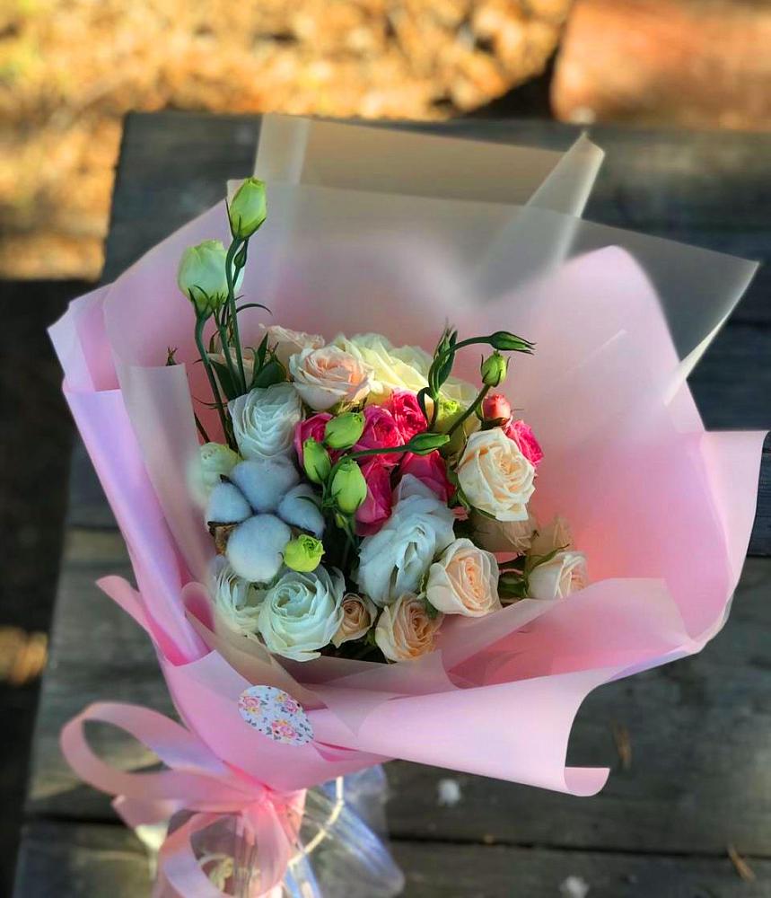 Букет цветов из: Розы и Лизиантусы в Тулуне