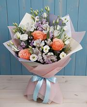 Букет цветов из:  Лизиантусы, Розы, Альстромерии и Гипсофила в Тулуне