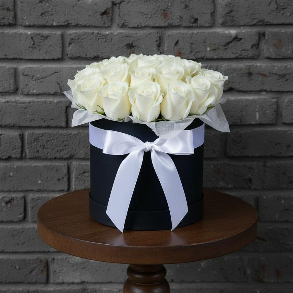 Цветочная композиция из Розы в шляпной коробке в Тулуне