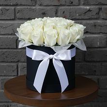 Цветочная композиция из Розы в шляпной коробке в Тулуне